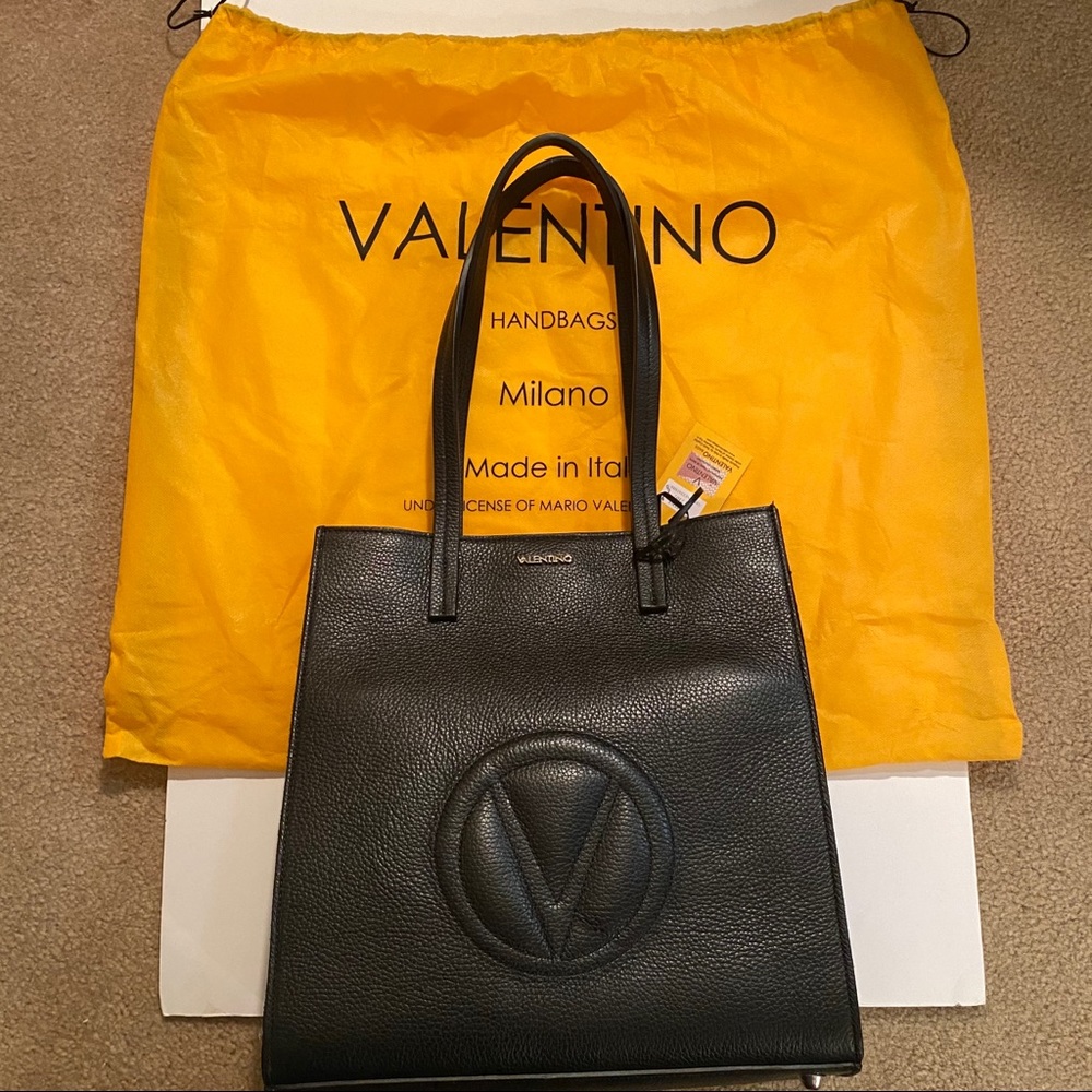 Valentino | Black Tote Bag 🖤